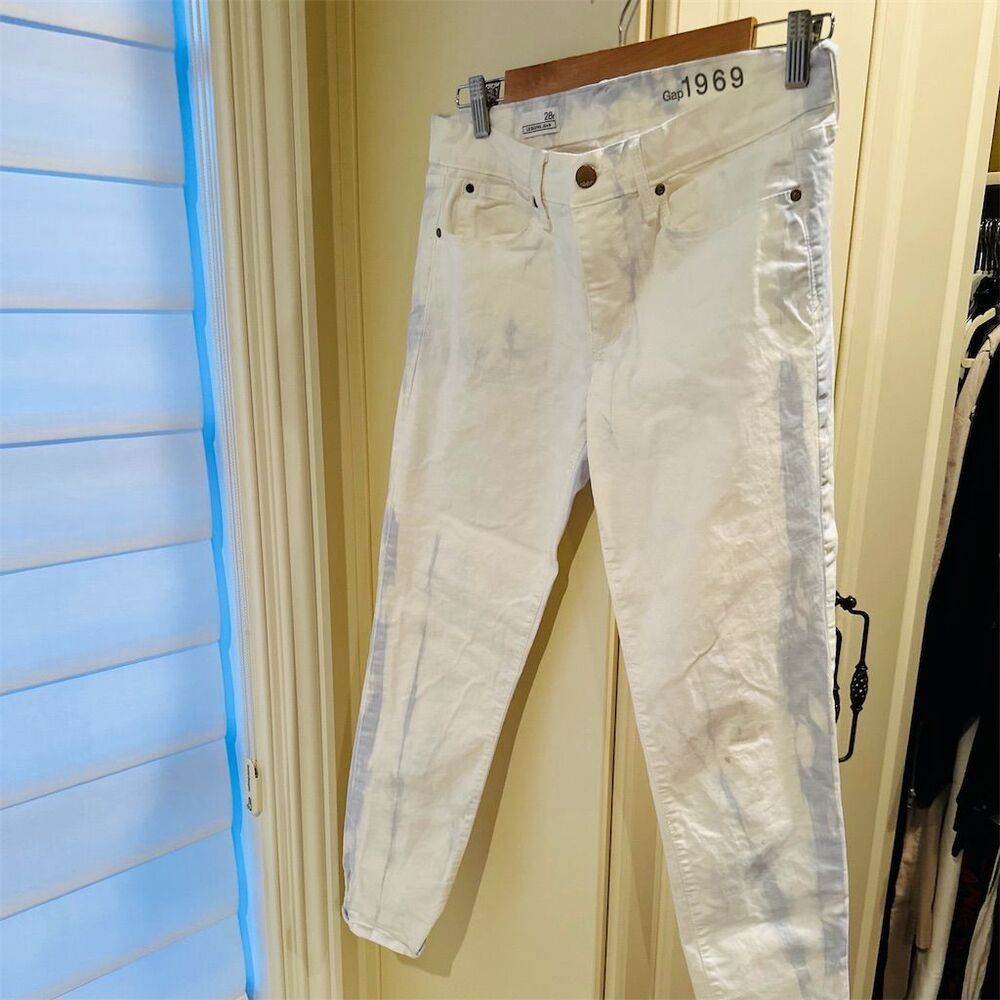 Gap 1969 Women's White Jegging Jeans Size 28 Five-Pocket Styling